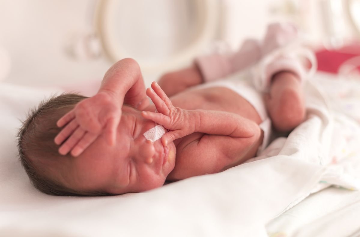 Vaxtından əvvəl doğuş nədir? Niyə baş verir?